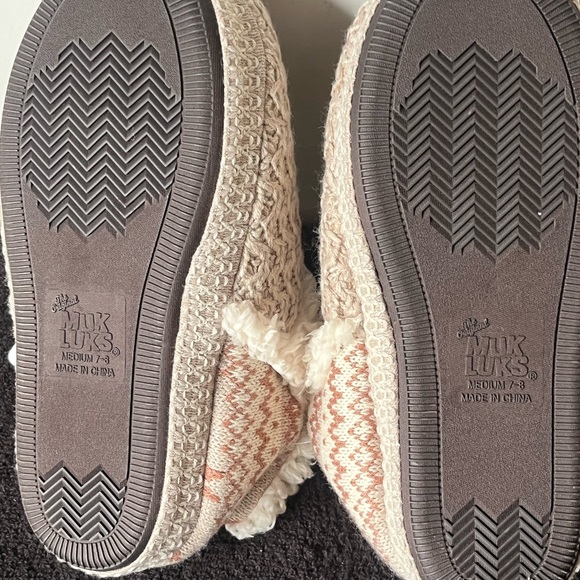Muk Luks Womens Slippers - Size M 7-8 - Picture 5 of 8